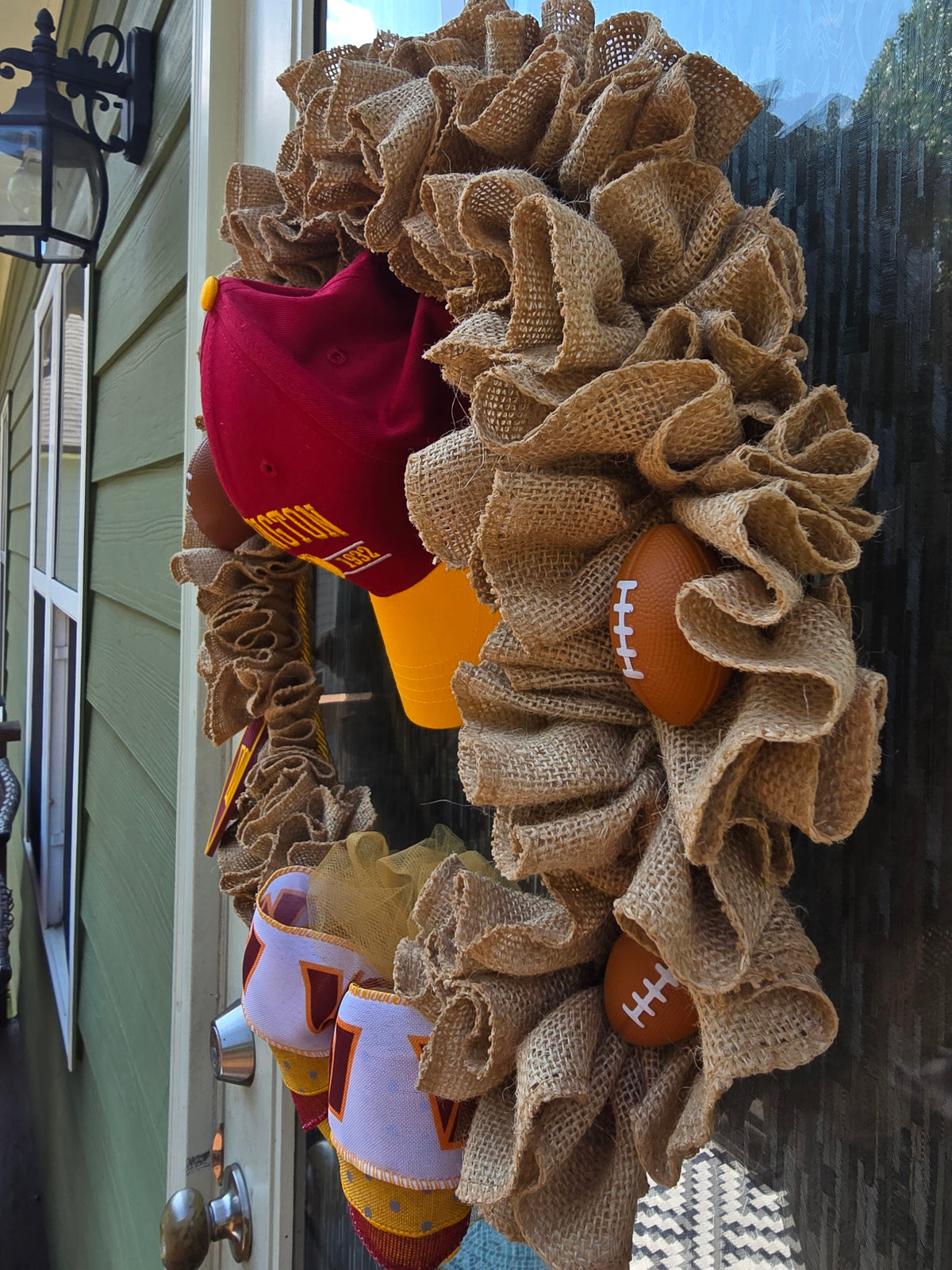 Command Attention Wreath